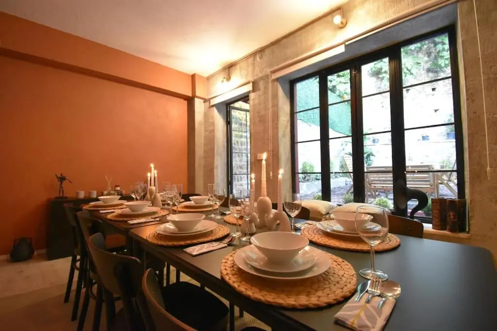 Stunning 6BR 4Bath near Tram