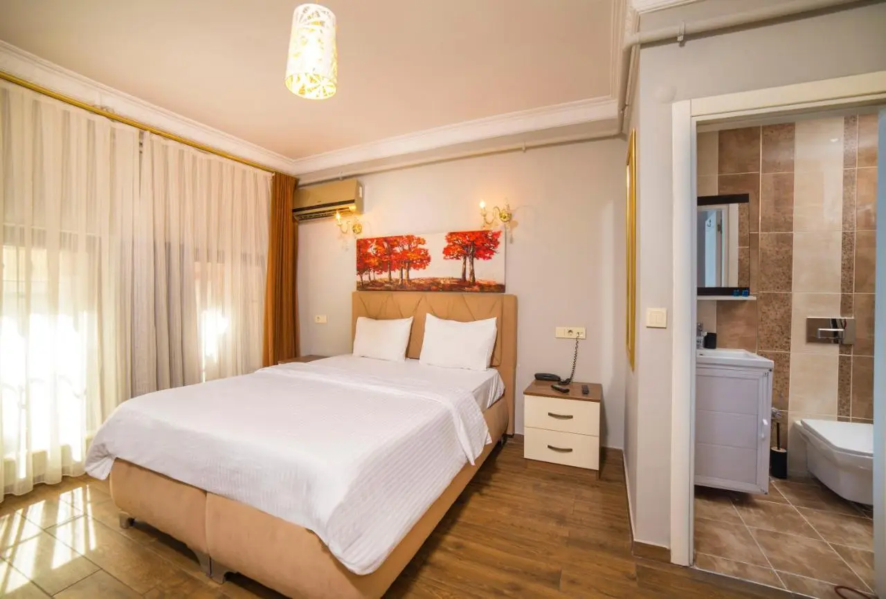 Zendy Suite Hotel
