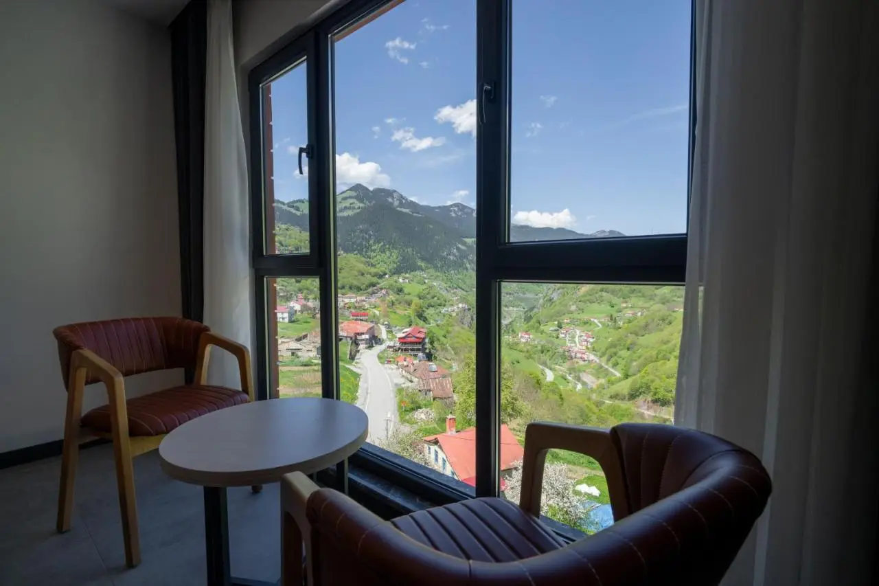 Demederon Hotel