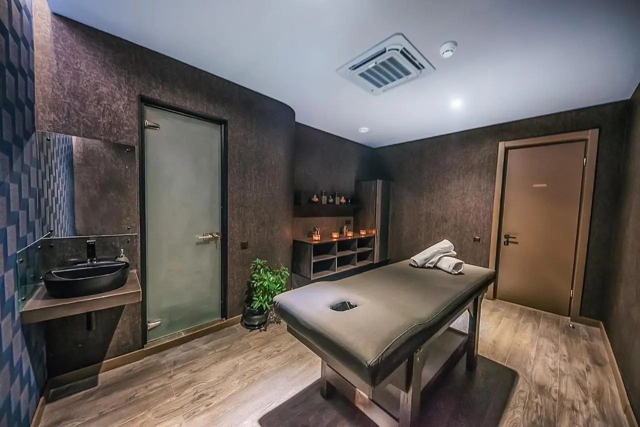Meta Business Hotel By King David