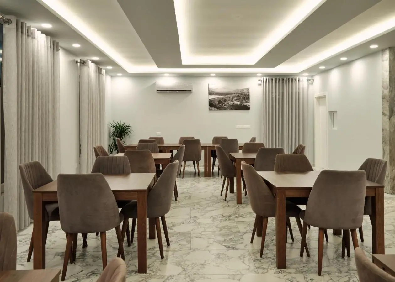 Montflux Hotel