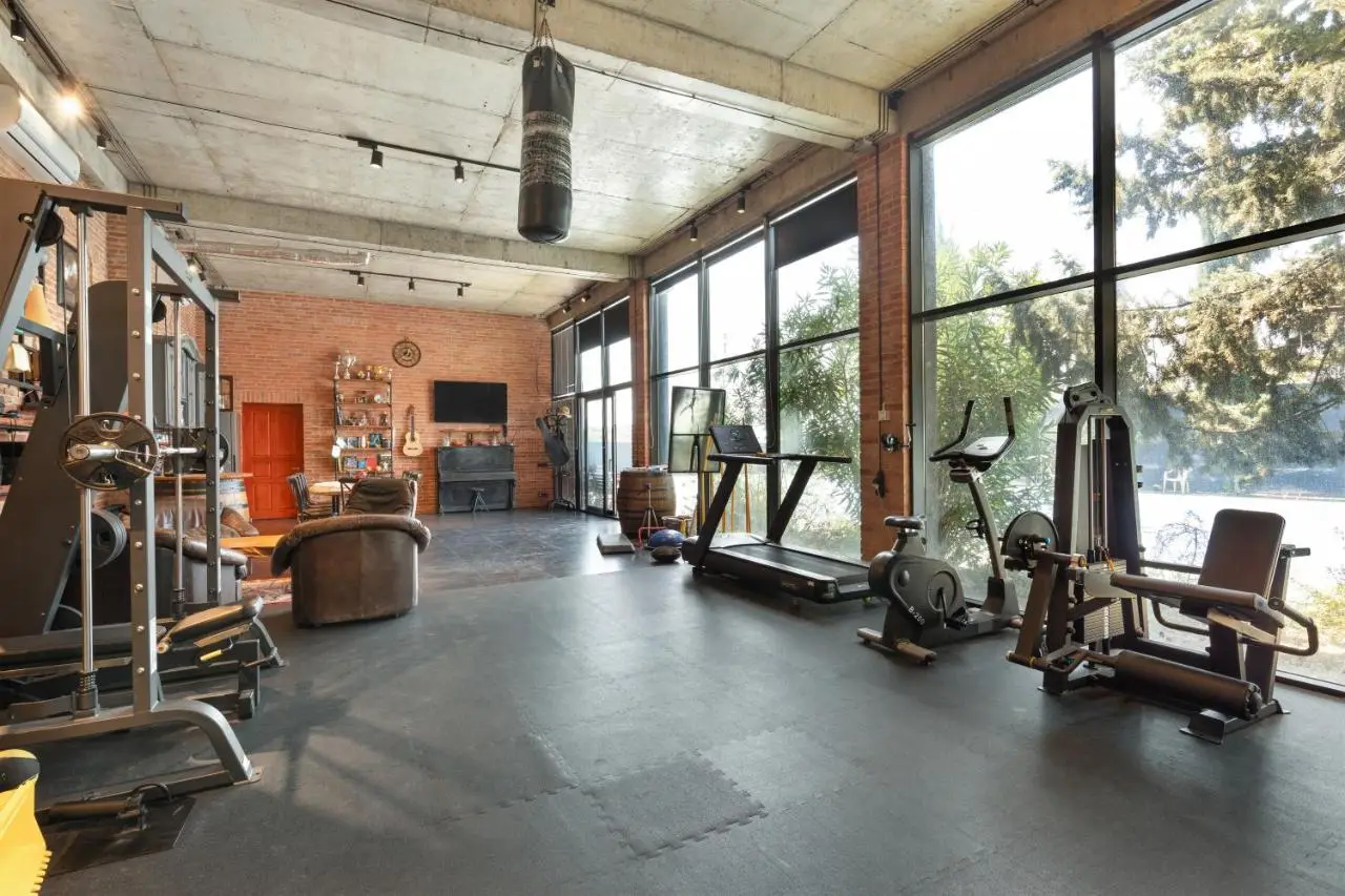 Private Modern Villa with Tennis court