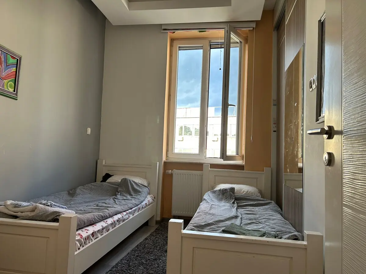 Shared apartment!!