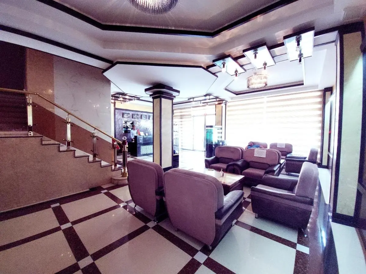 Royal Hotel