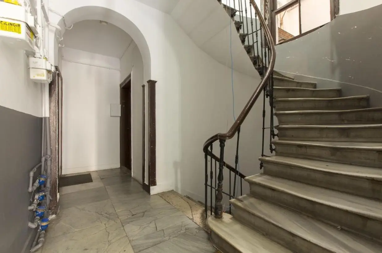 Ganbaru Tours - Flats in Galata