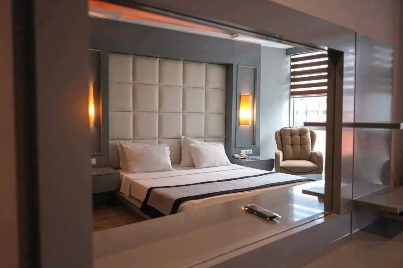 Pasaport Pier Hotel