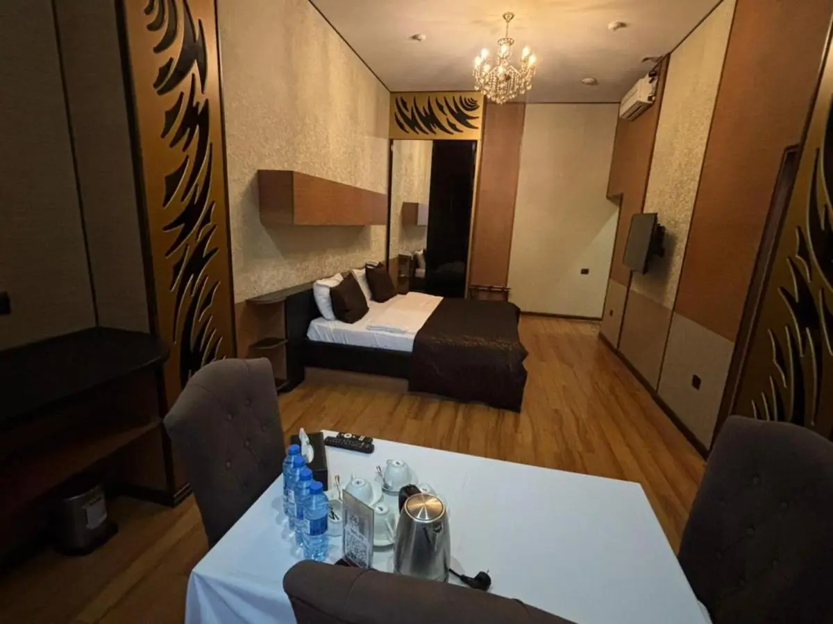 Bayil Breeze Hotel & Restaurant