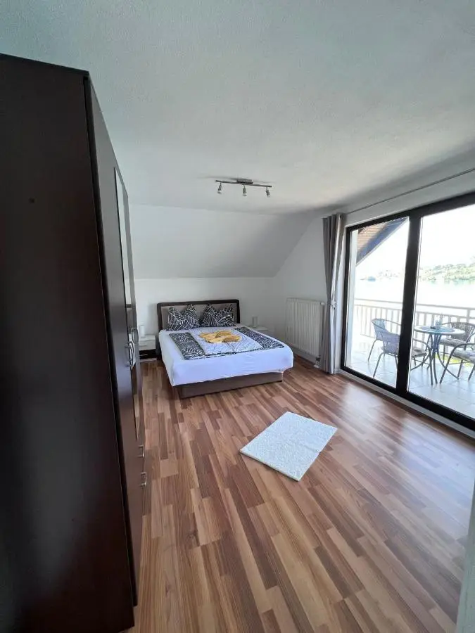 Oaza mira - Apartment with Lake View & Private Pool