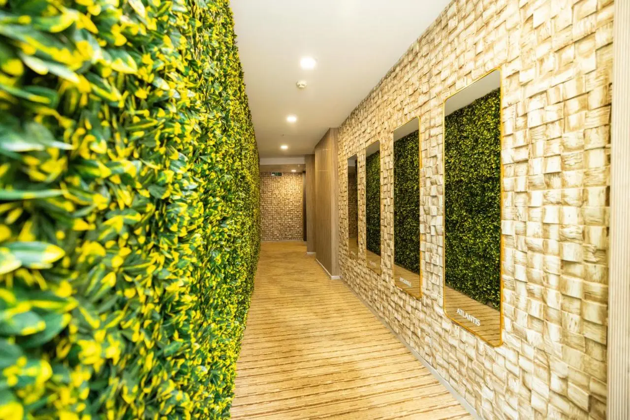 New Wave Hotel