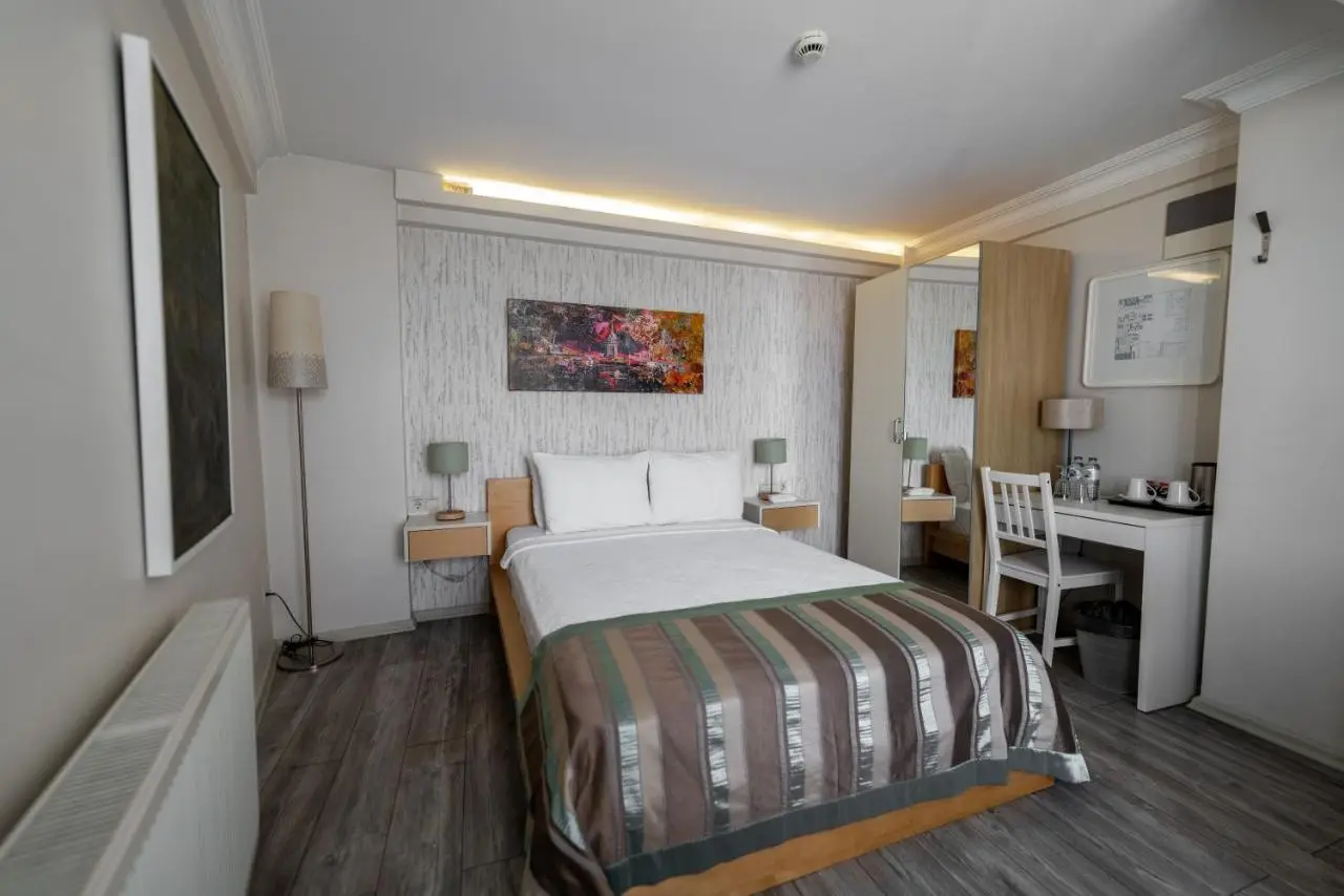 Elanaz Hotel