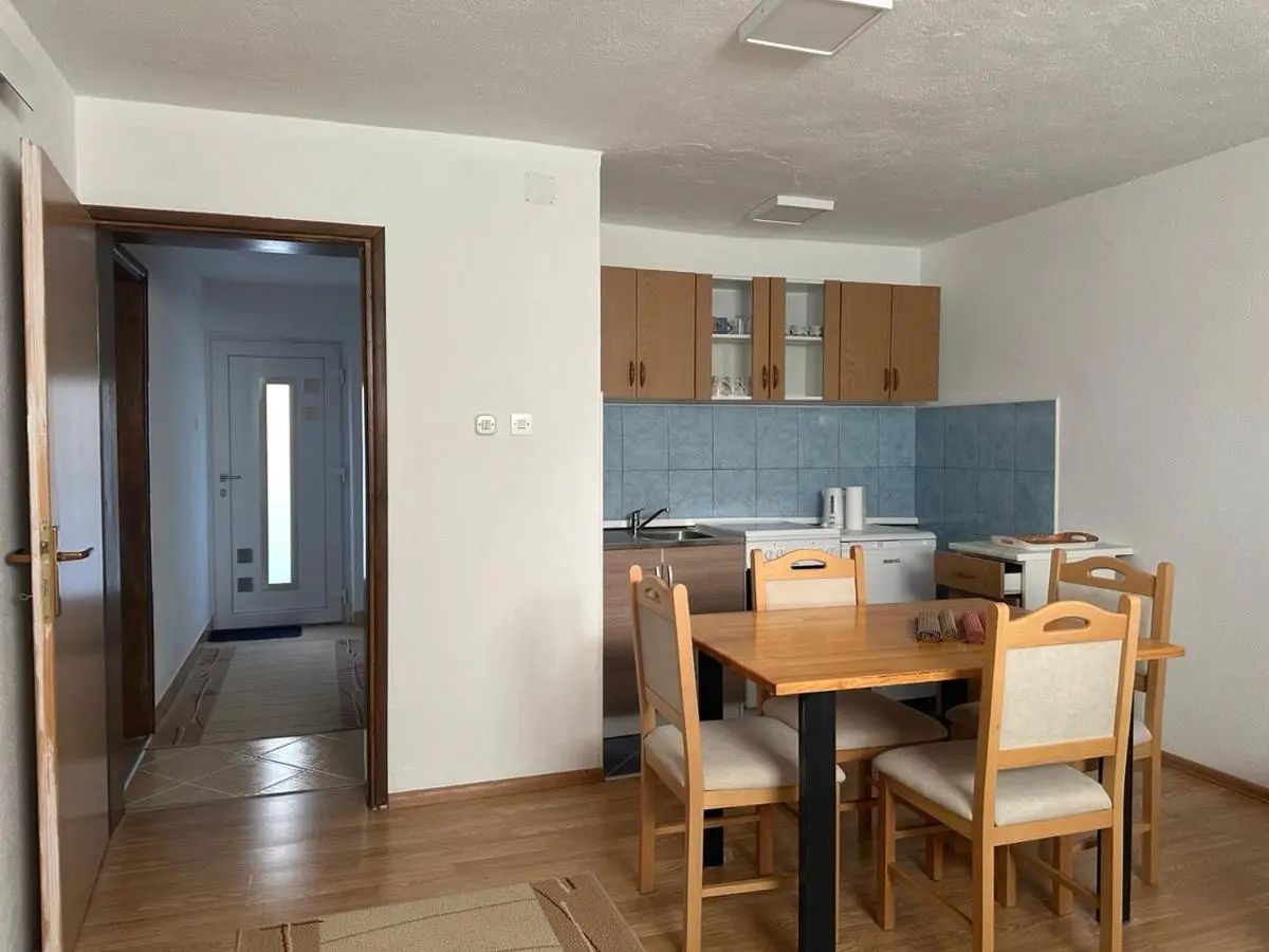 AB Apartmani Radešine