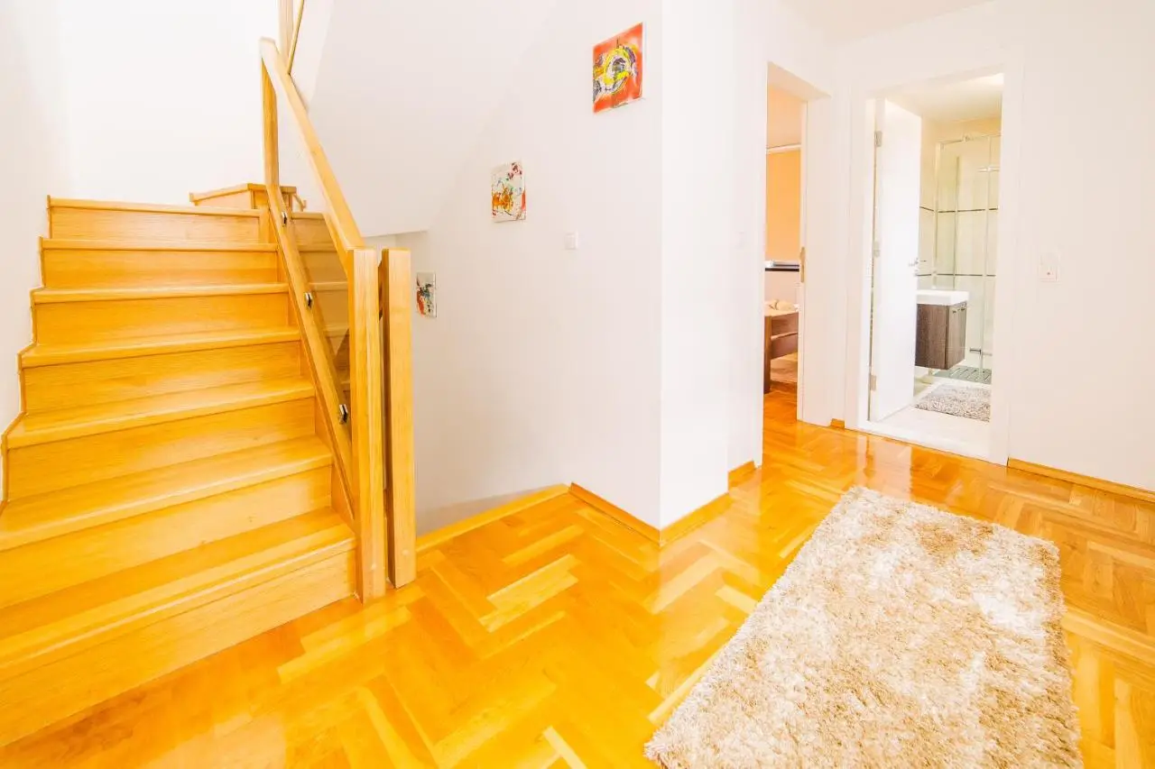 LUXURY 3 story House- BEST VIEW