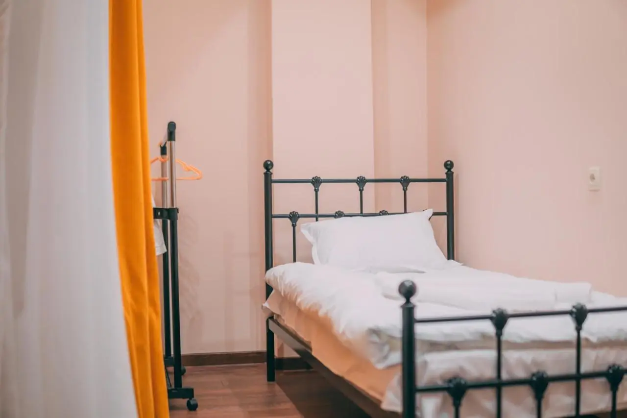 APARTMENT SIXTEEN