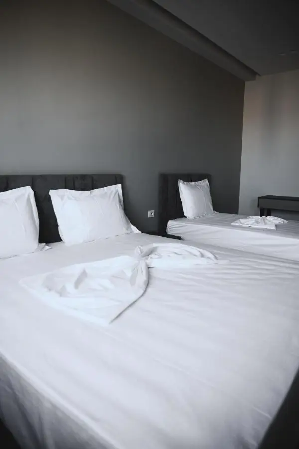 WHITE CROWN HOTEL
