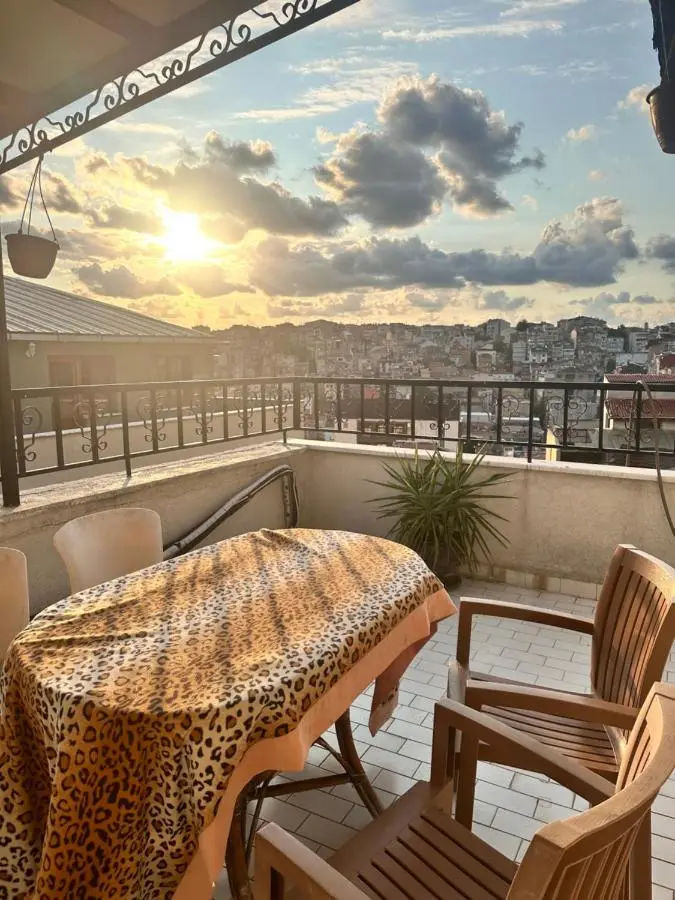 taksim white family suites