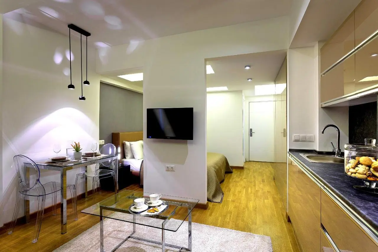The Place Suit & Apartments