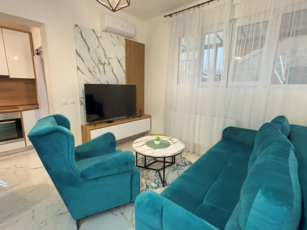 One-Bedroom Apartment with Terrace & Free Parking