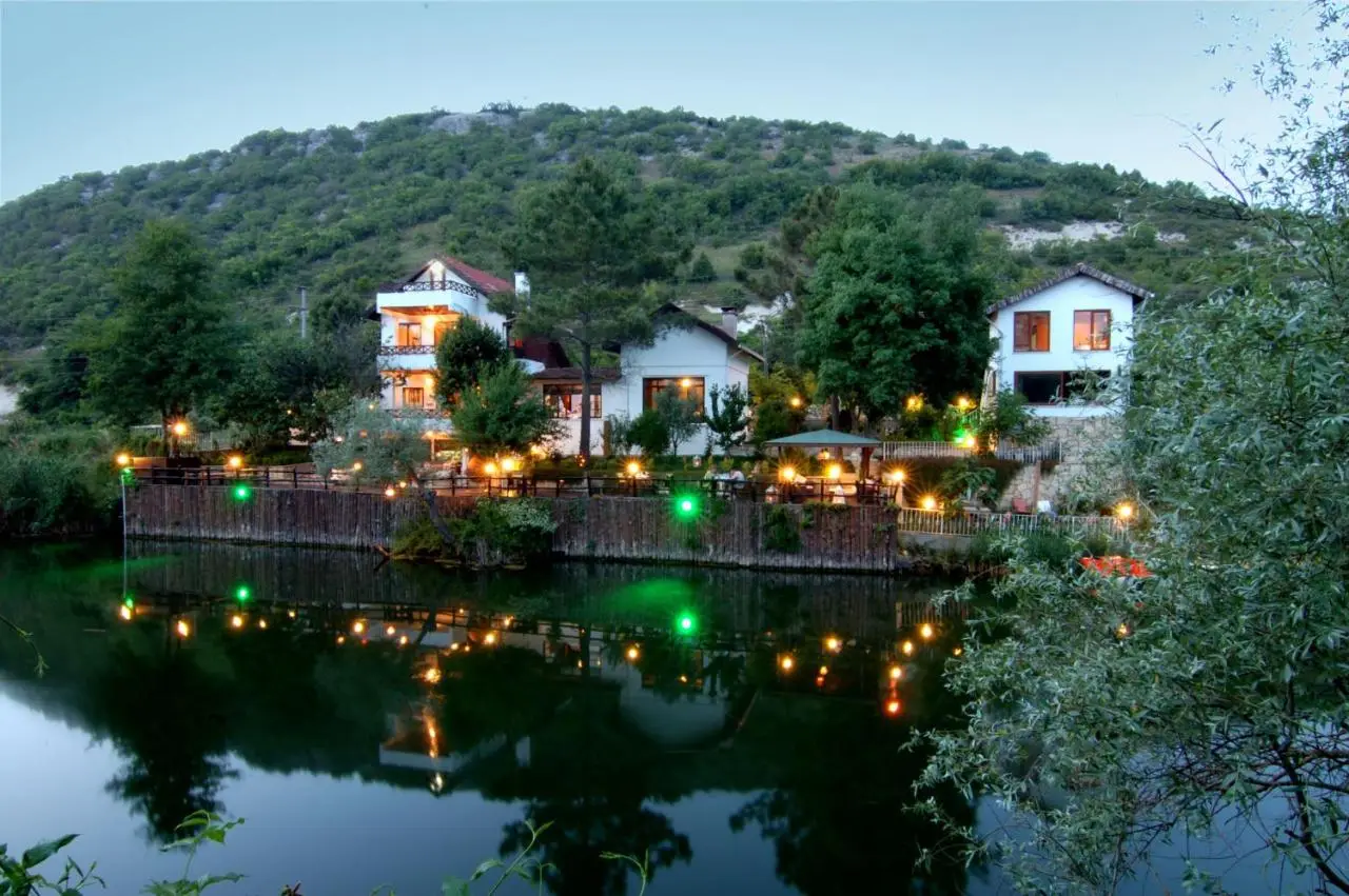 Beyaz Ev Agva - Adult only +15