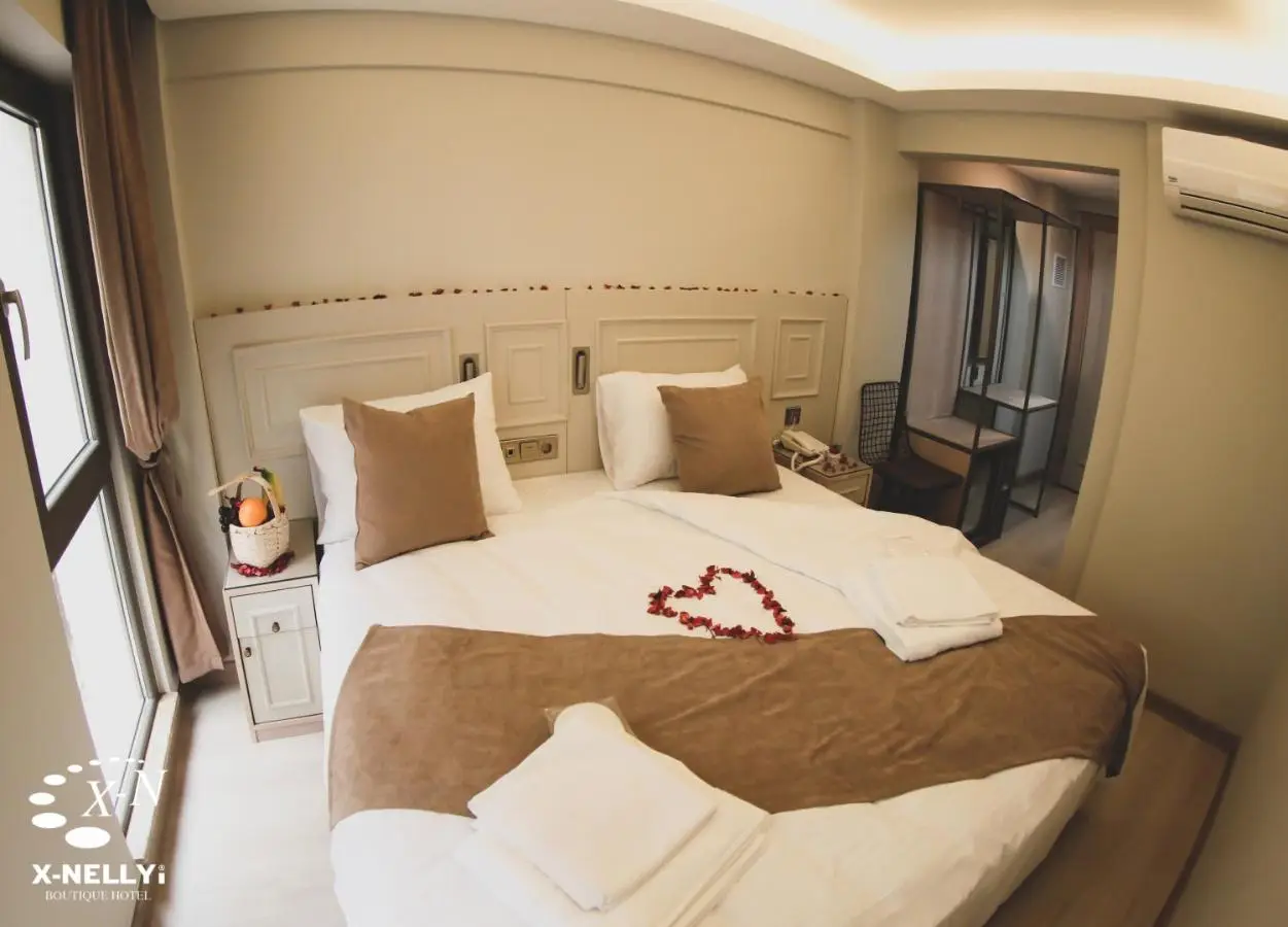 X-NELLYİ HOTEL