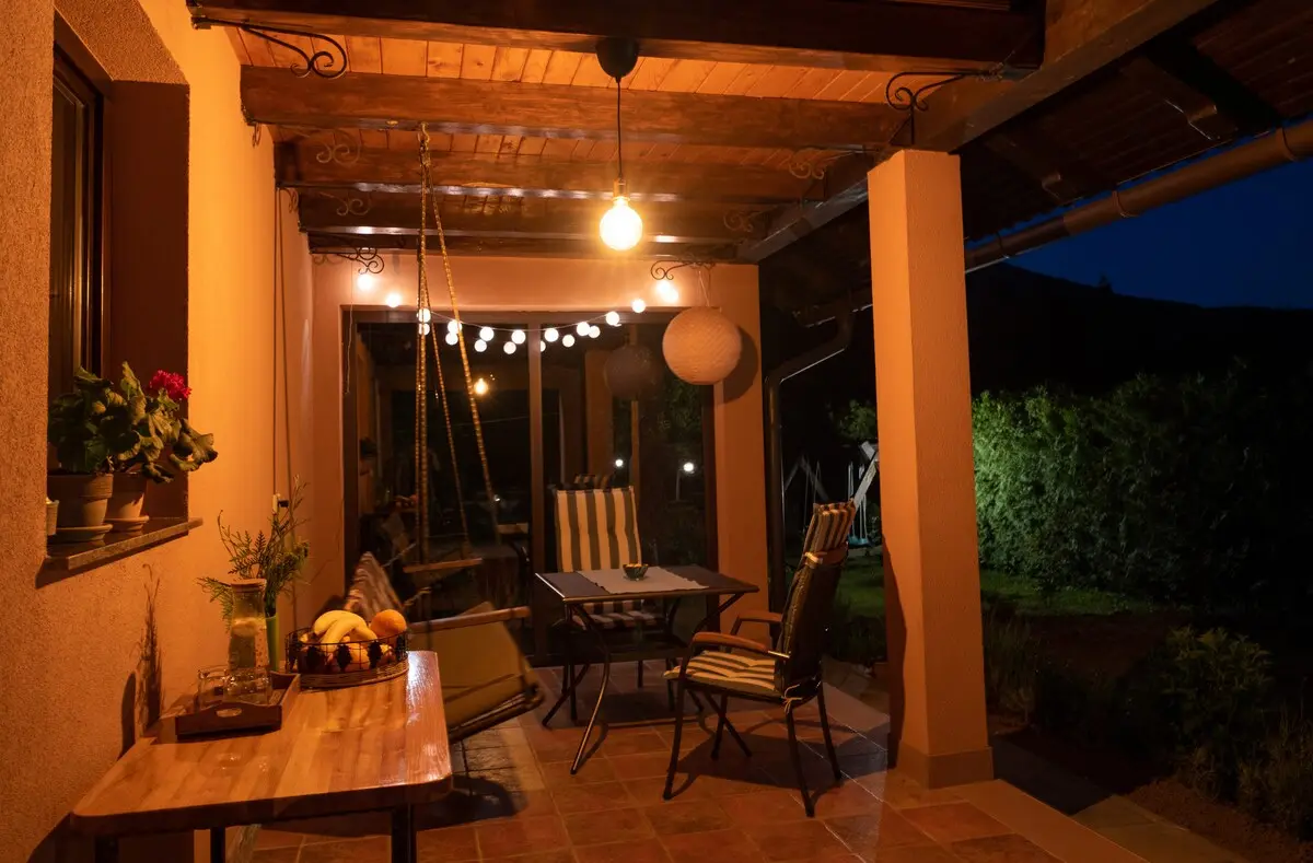 VILLA about min 3 persons - max 6 persons.