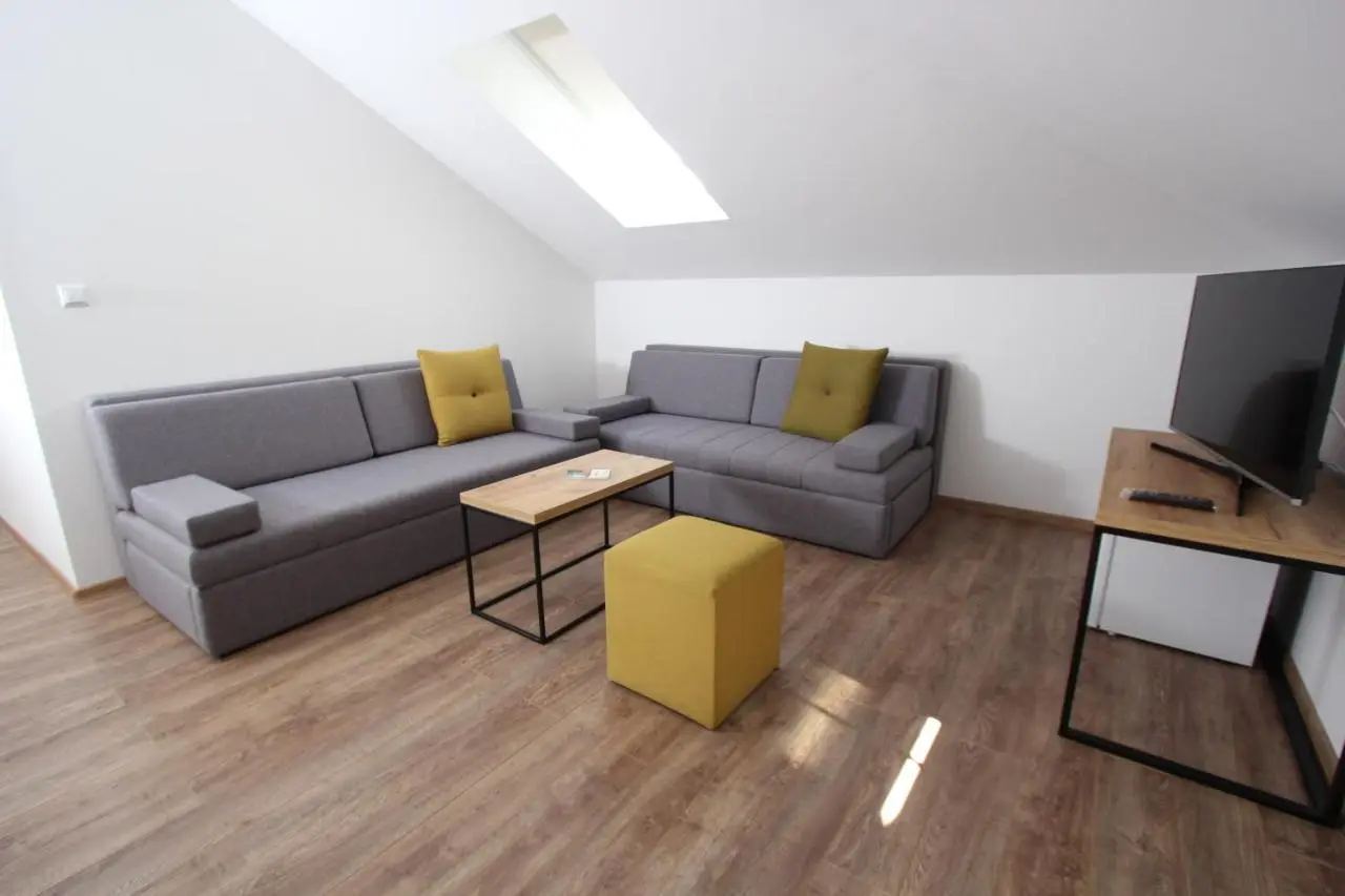 Riverside Residence