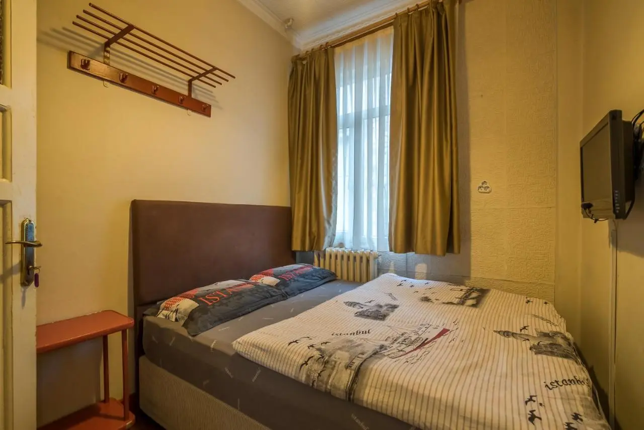 Erenler HoTeL & HosTeL