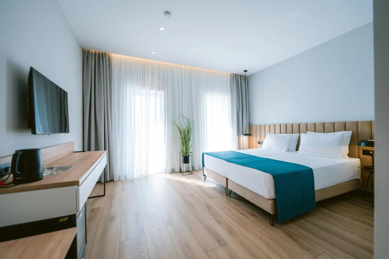 TRIBUTE Hotel