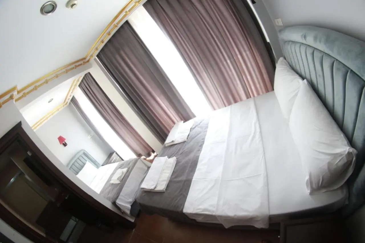 Ares Hotel