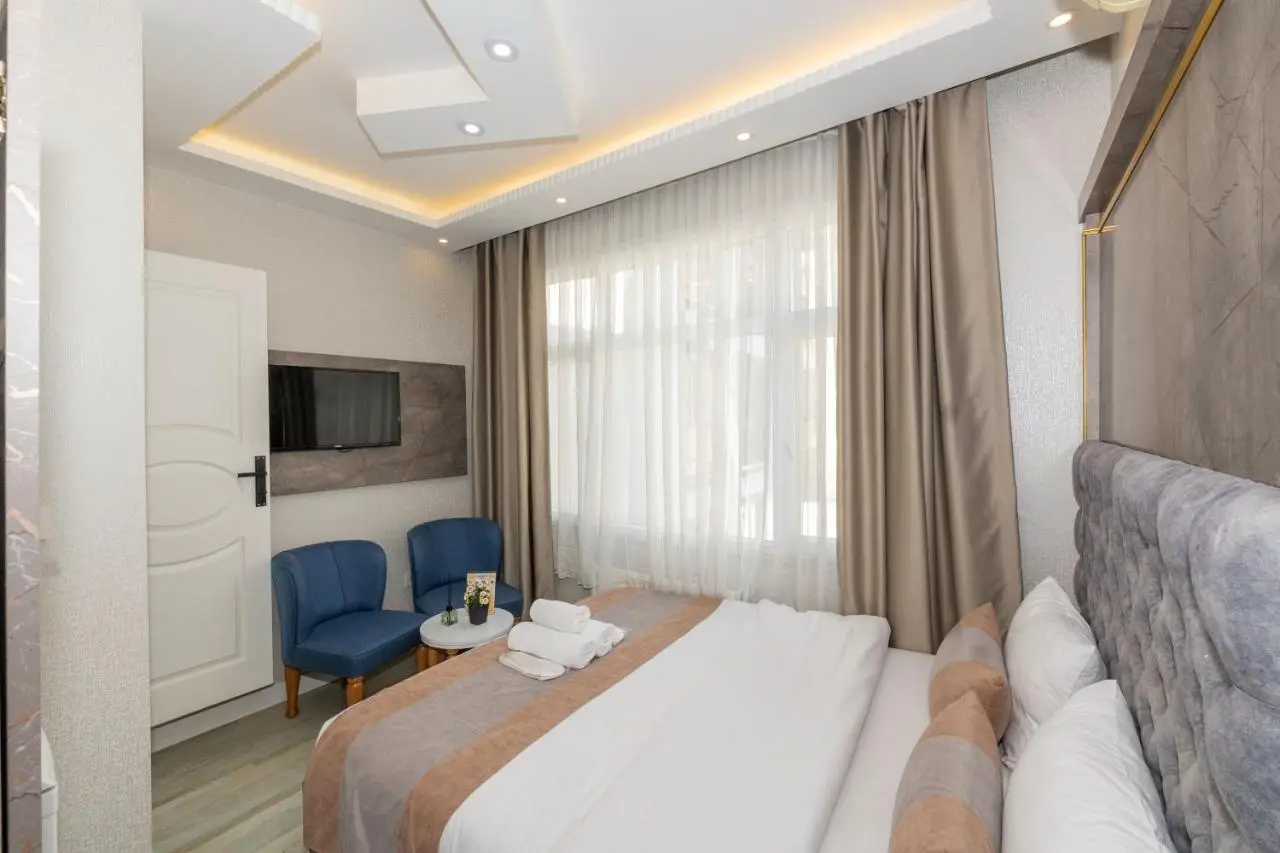 BiRAND SUiT HOTEL