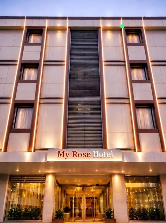 My Rose Hotel