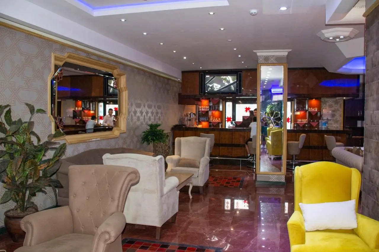 Hermanos Hotel