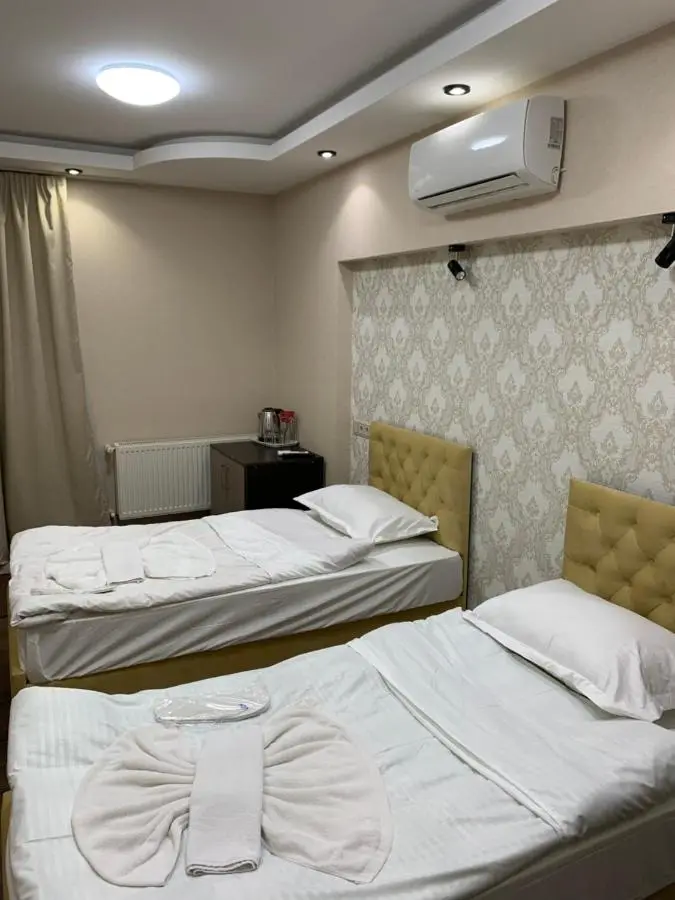 7 Baits Hotel