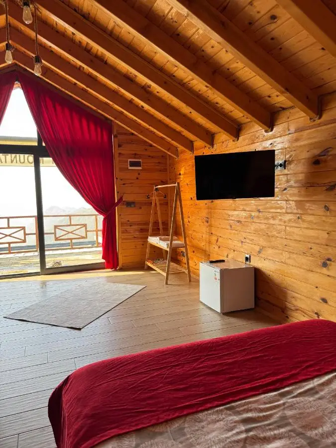 Cela Zeni Suit Bungalov