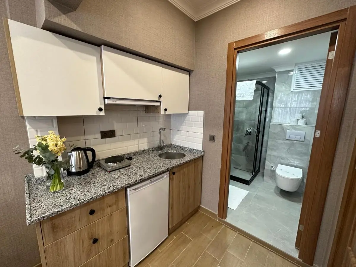 H&L Suites