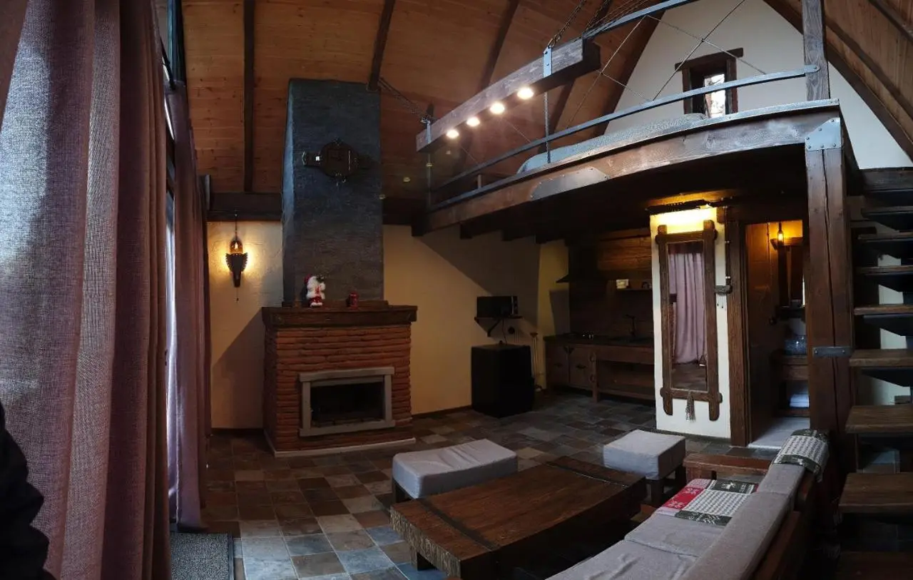 Elia Loft