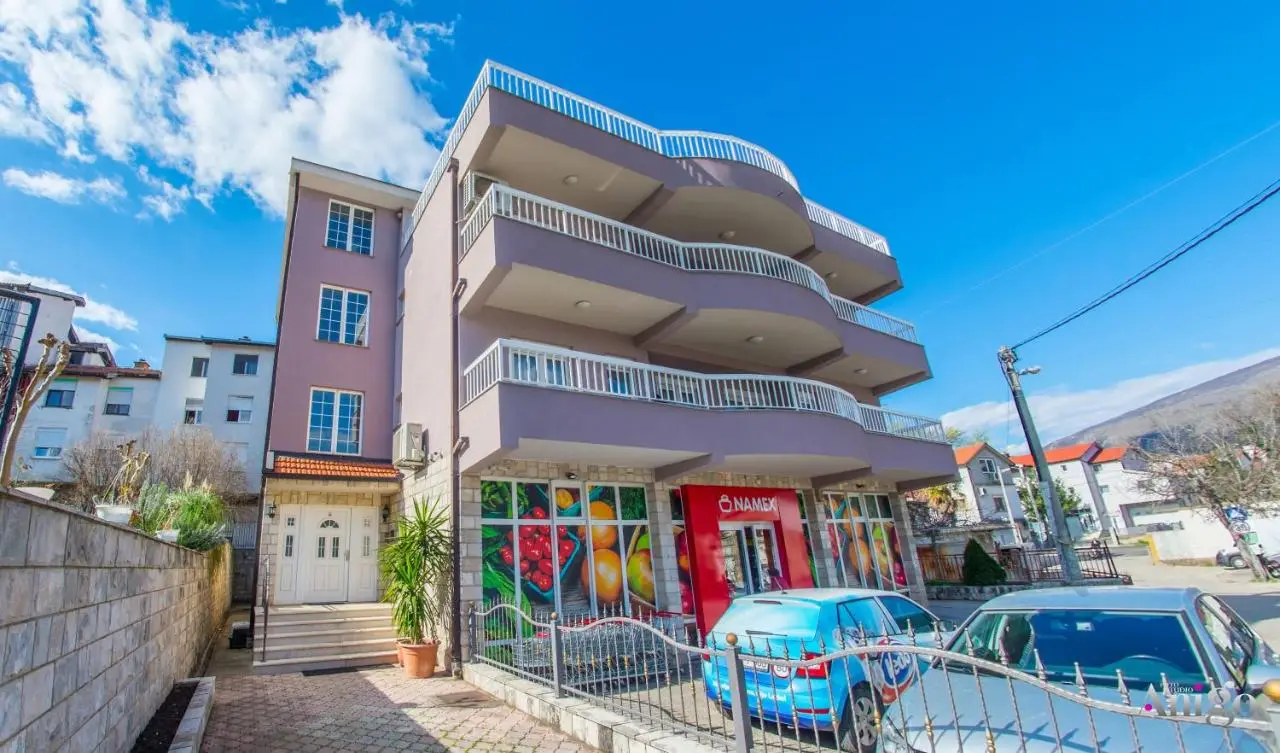Spacious apartment overlooking Mostar