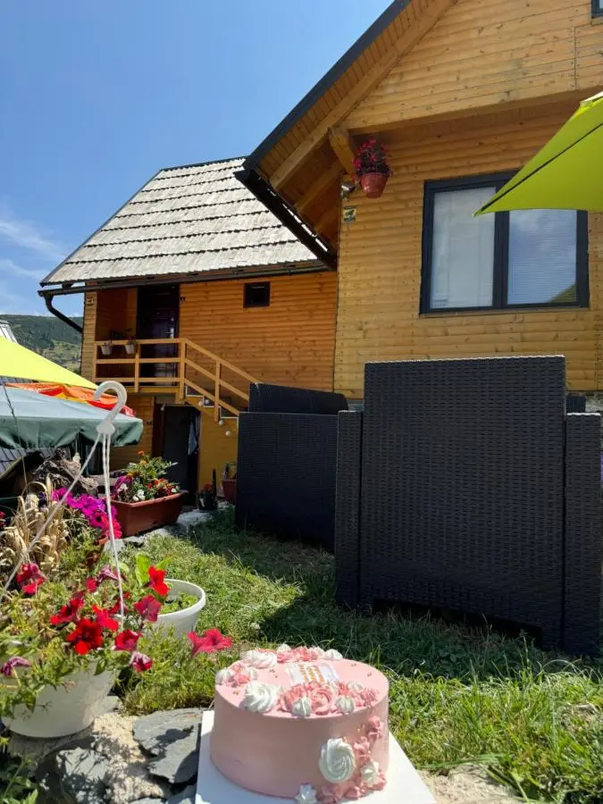 Prokoško jezero Zlatna koliba
