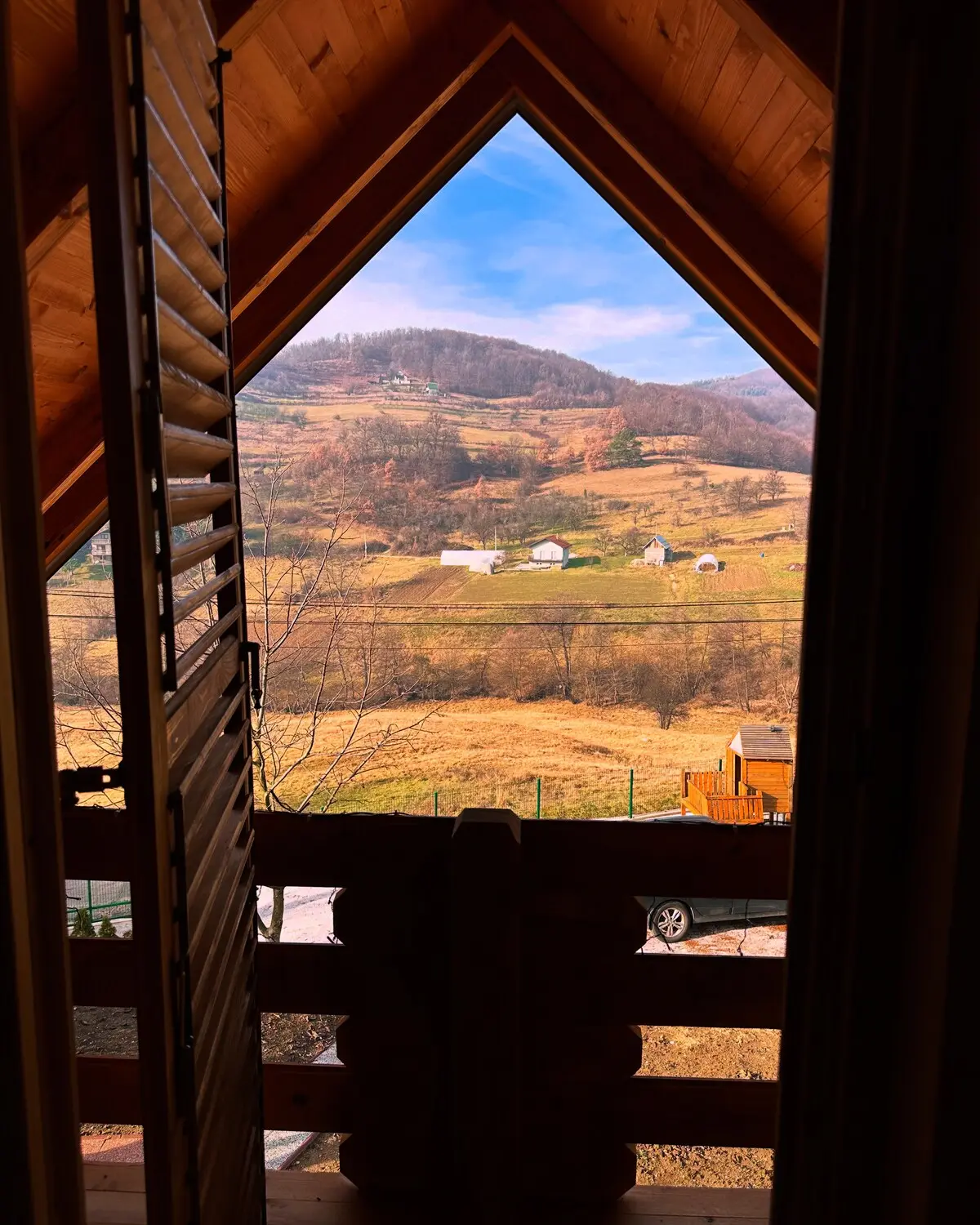 BURKE Log Cabin