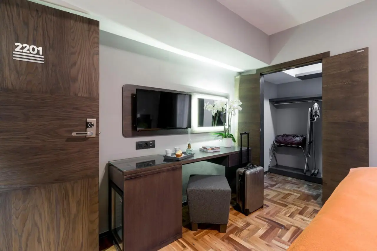 Lampa Design Hotel-Special Category