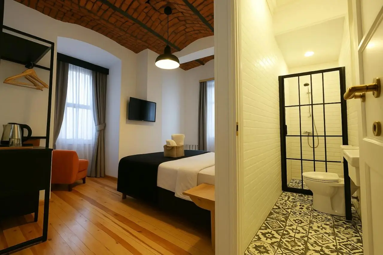 Taksim Istiklal Street Kamilbey Hotel