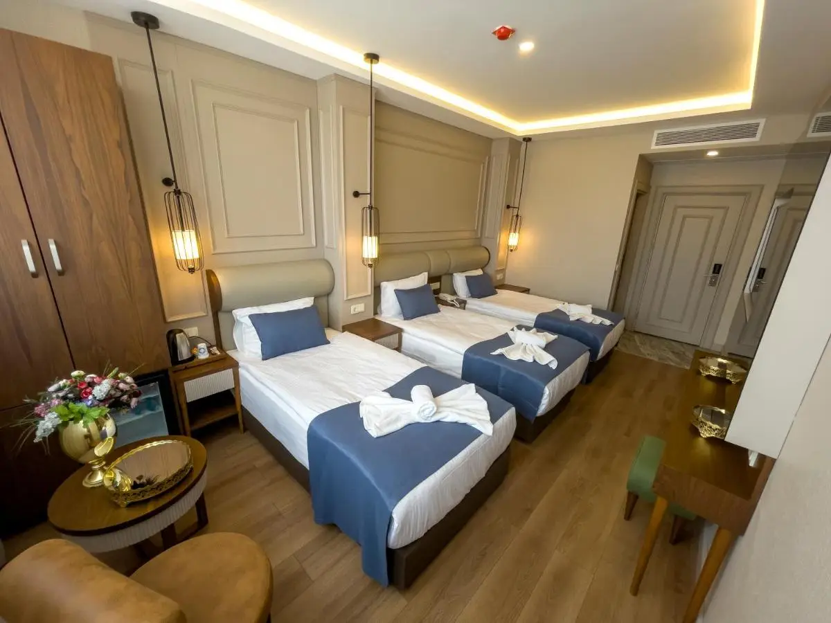 Martinenz Hotel Old City