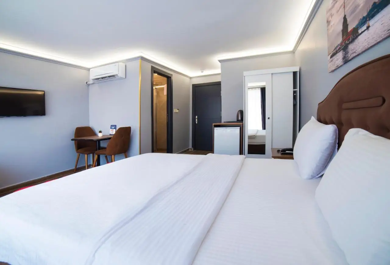 Zendy Suite Hotel