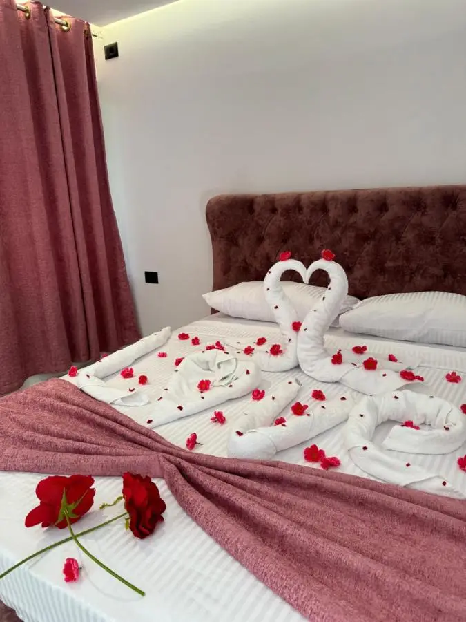 Thethi Paradise Hotel & Restaurant