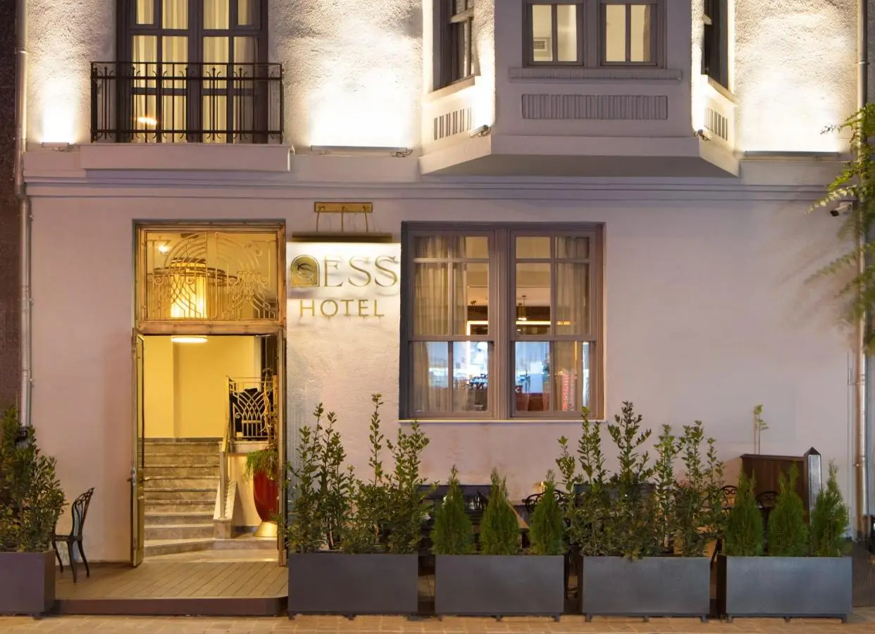 Ess Hotel