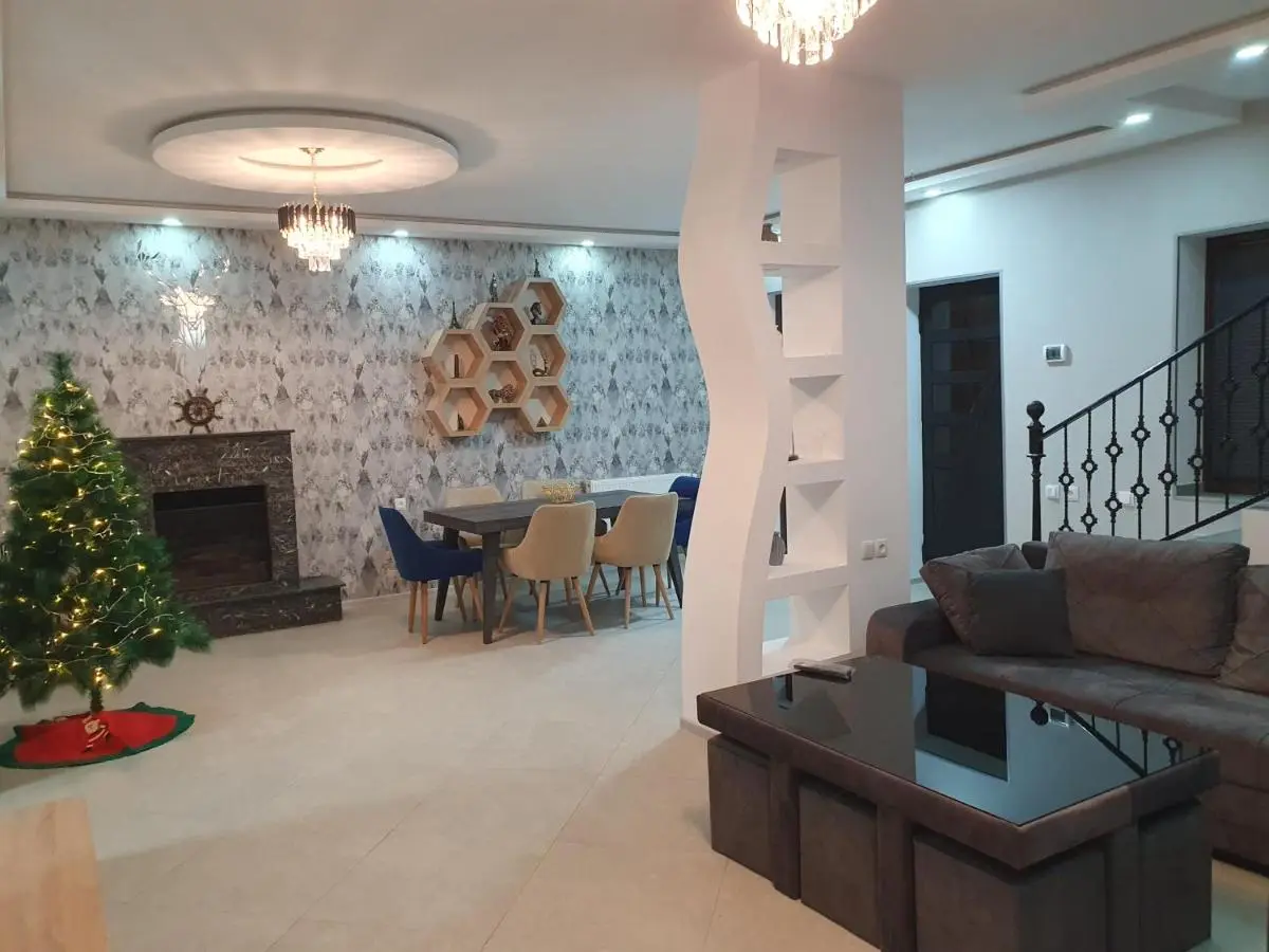 Gesh House