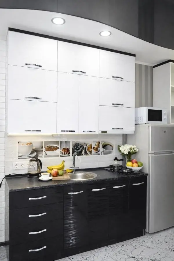 Black & White Studio Near Beach with Balcony Batumi