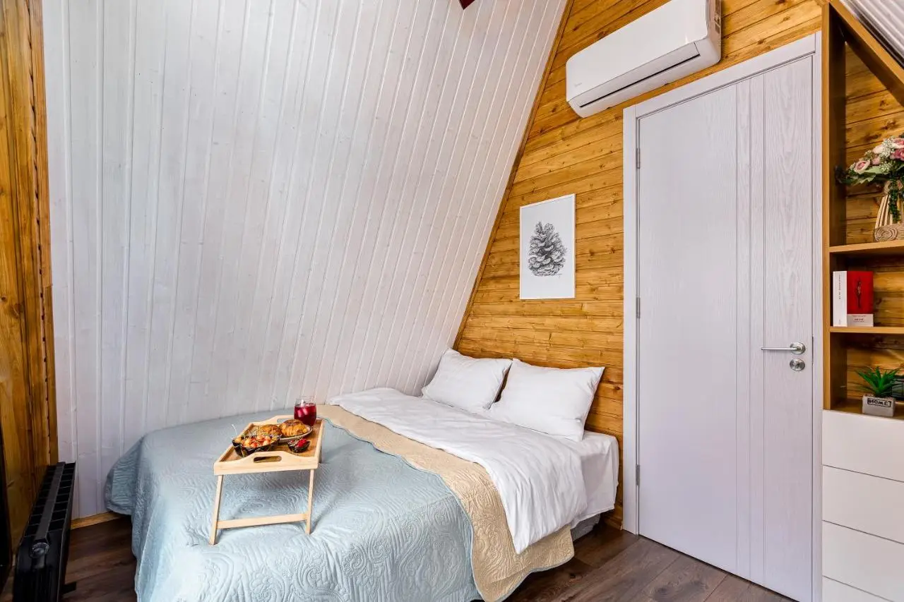 Luxury Cottages with Hot Tubes, Garden and BBQ