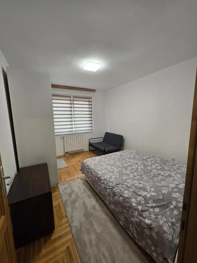 Rejjan Apartments-Spacious 2BR Apartment for 7, Free Parking, Tram to Old Town