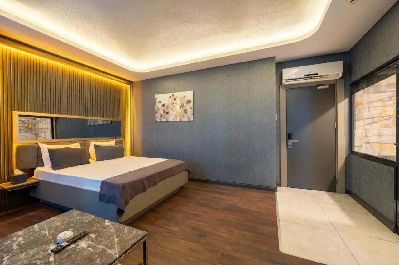 216 Eagle Palace Suite