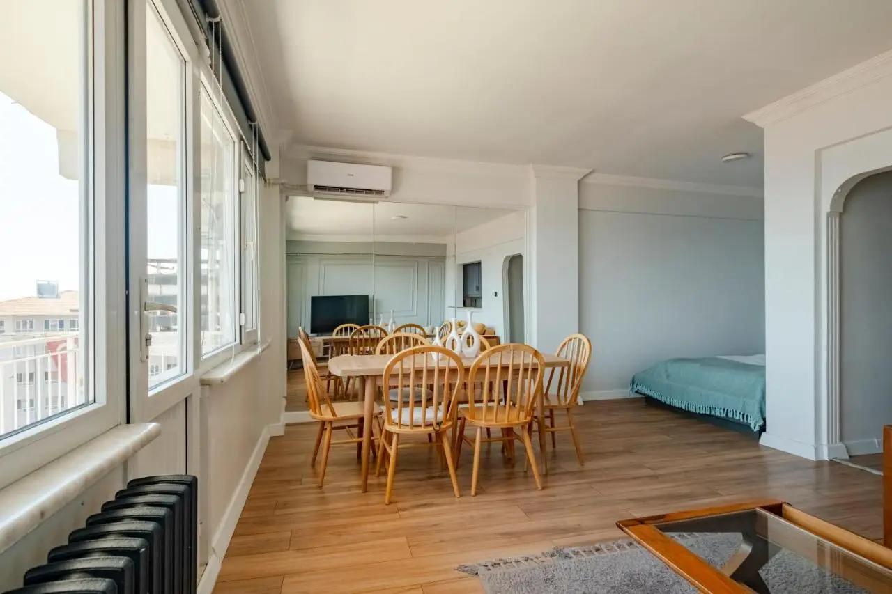 Spacious Sea View Family Suite in Managed Aparthotel with Balcony